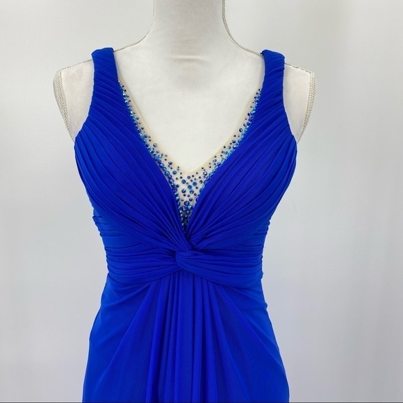 La Femme Ruched Knot Twist Illusion Embellished V-Neck Strappy Back Gown Size 0 - Picture 2 of 8